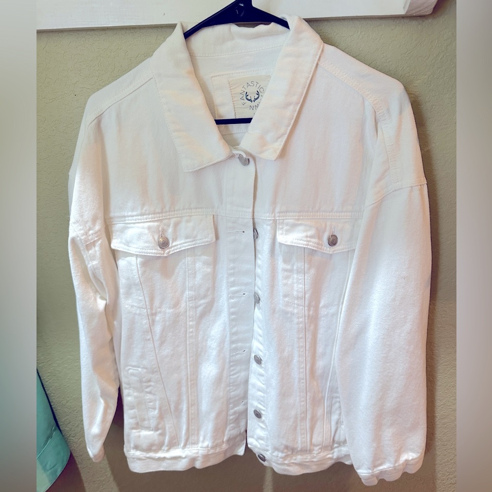 FANTASTIC FAWN WHITE JEAN JACKET (New W/out Tags)